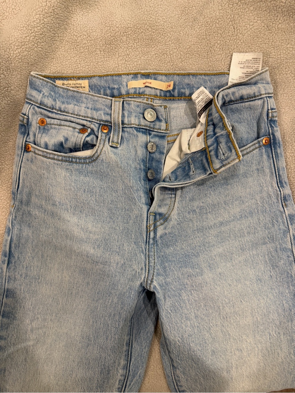 Levi's Light Blue Women's Cropped Button-Fly Jeans